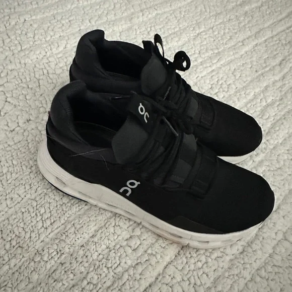 On Running Women's Cloudnova (Style 26.99113) Black/White - Picture 5 of 10